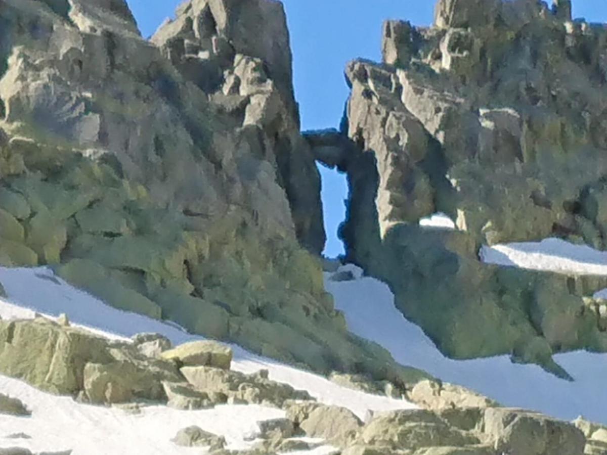 هووس ديل إسبينو Cara Norte De Gredos المظهر الخارجي الصورة